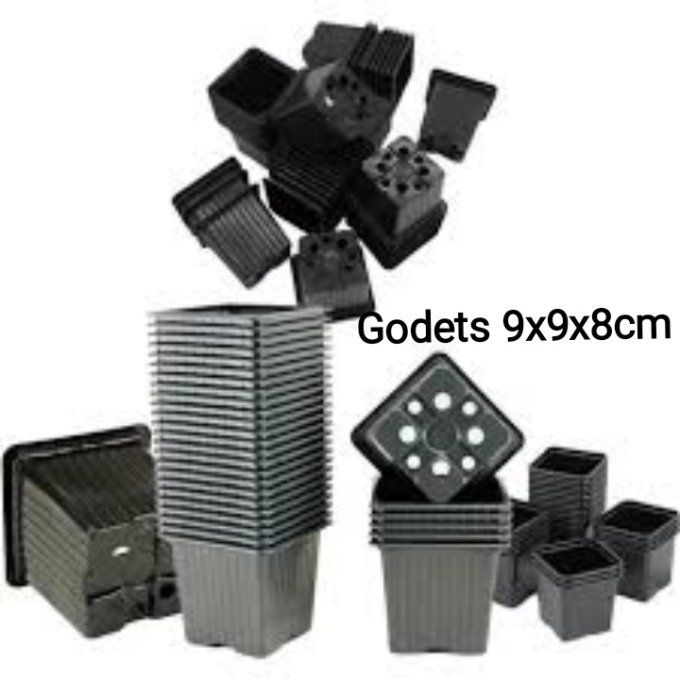 Godets de semis, rempotage... Plastique 9x9x8cm à partir de 1,40€